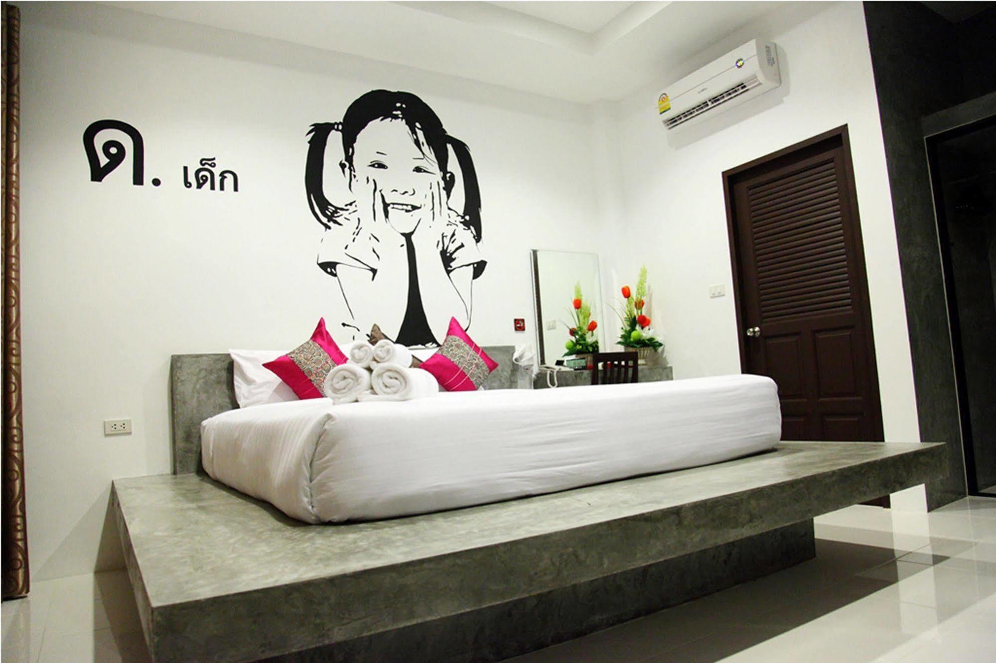 Alphabeto Resort Nai Harn Extérieur photo